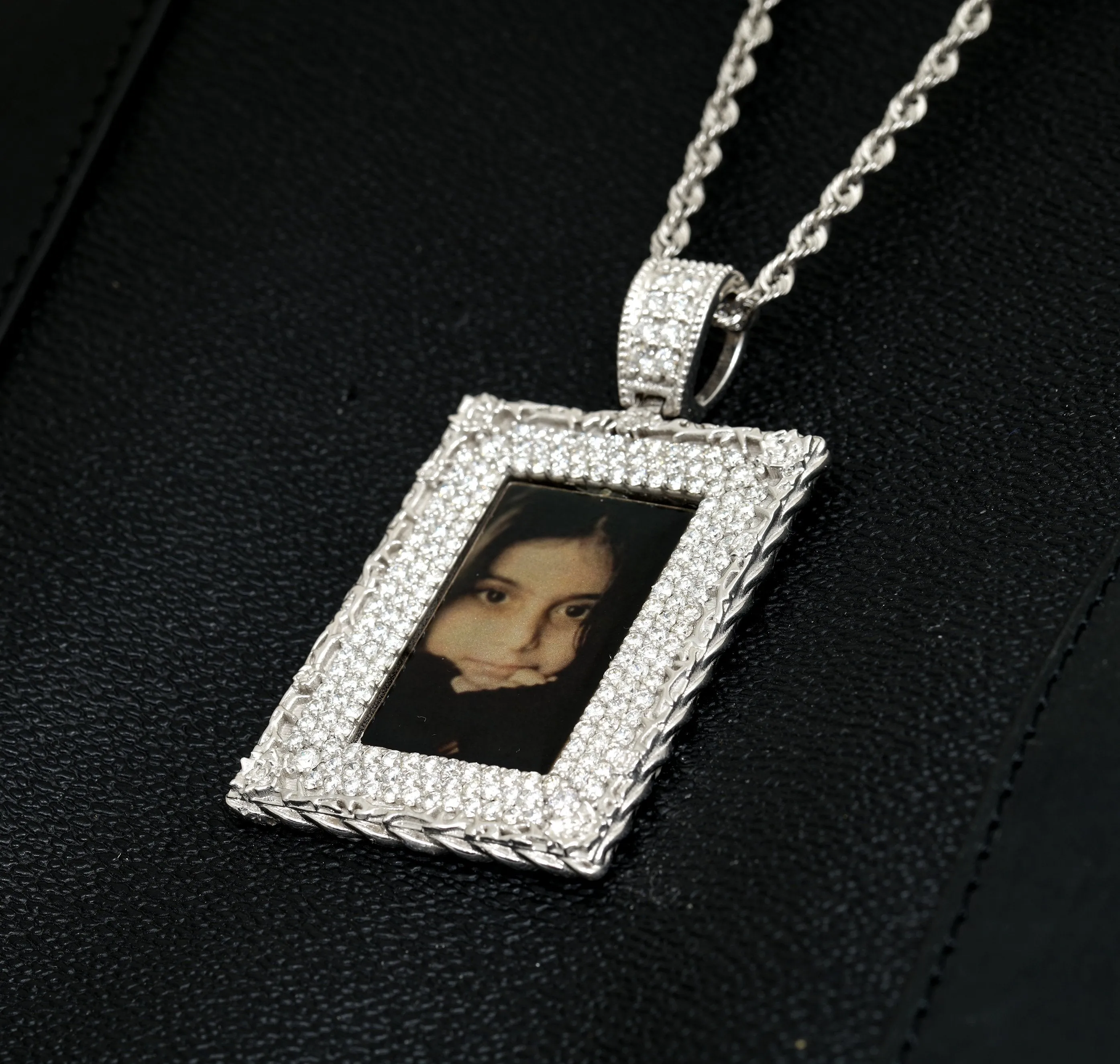 14k White Gold Diamond Rose Memory Frame 7.92 Ctw