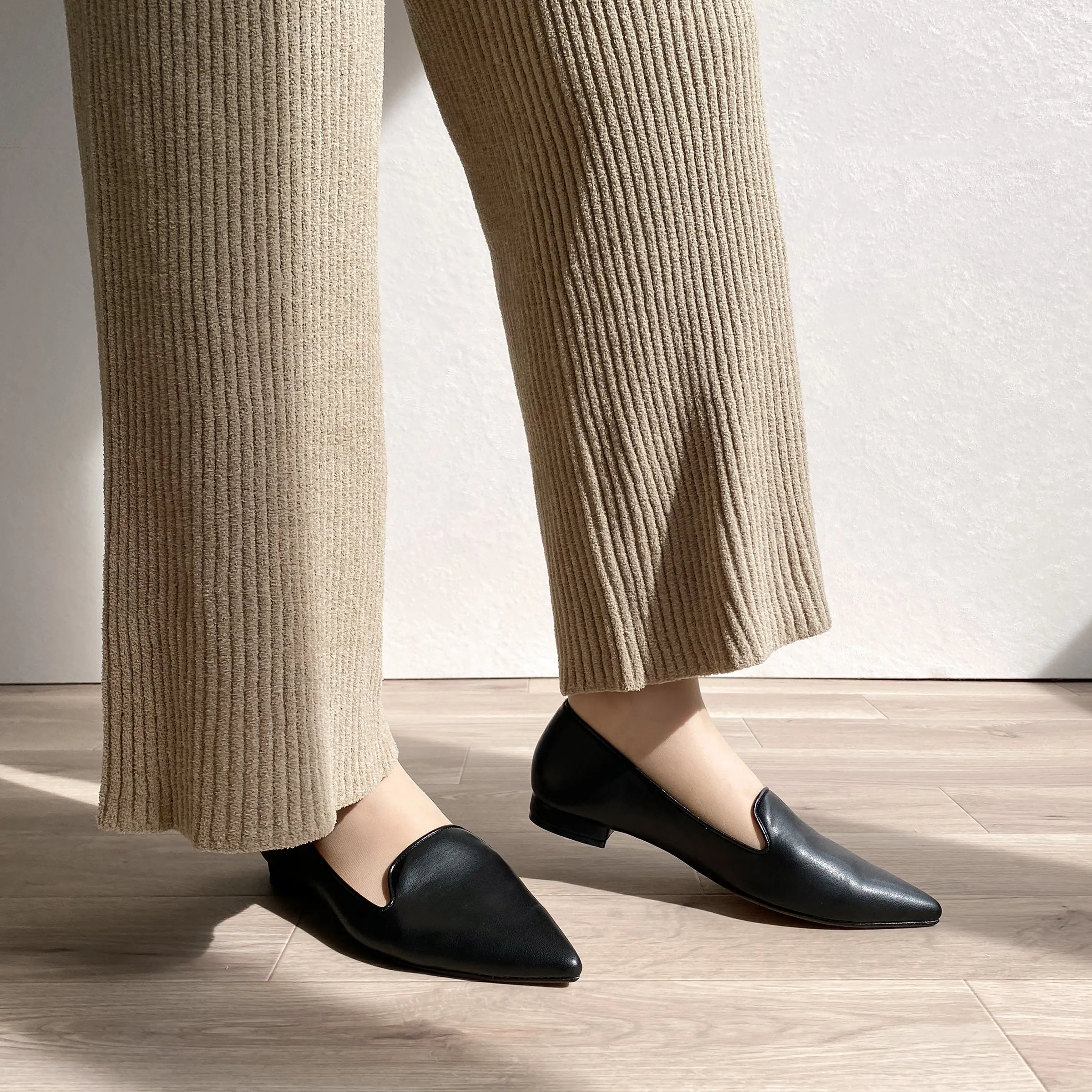 15% OFF: 2024SSBI: Opera Design Flat Shoes (4772) Black
