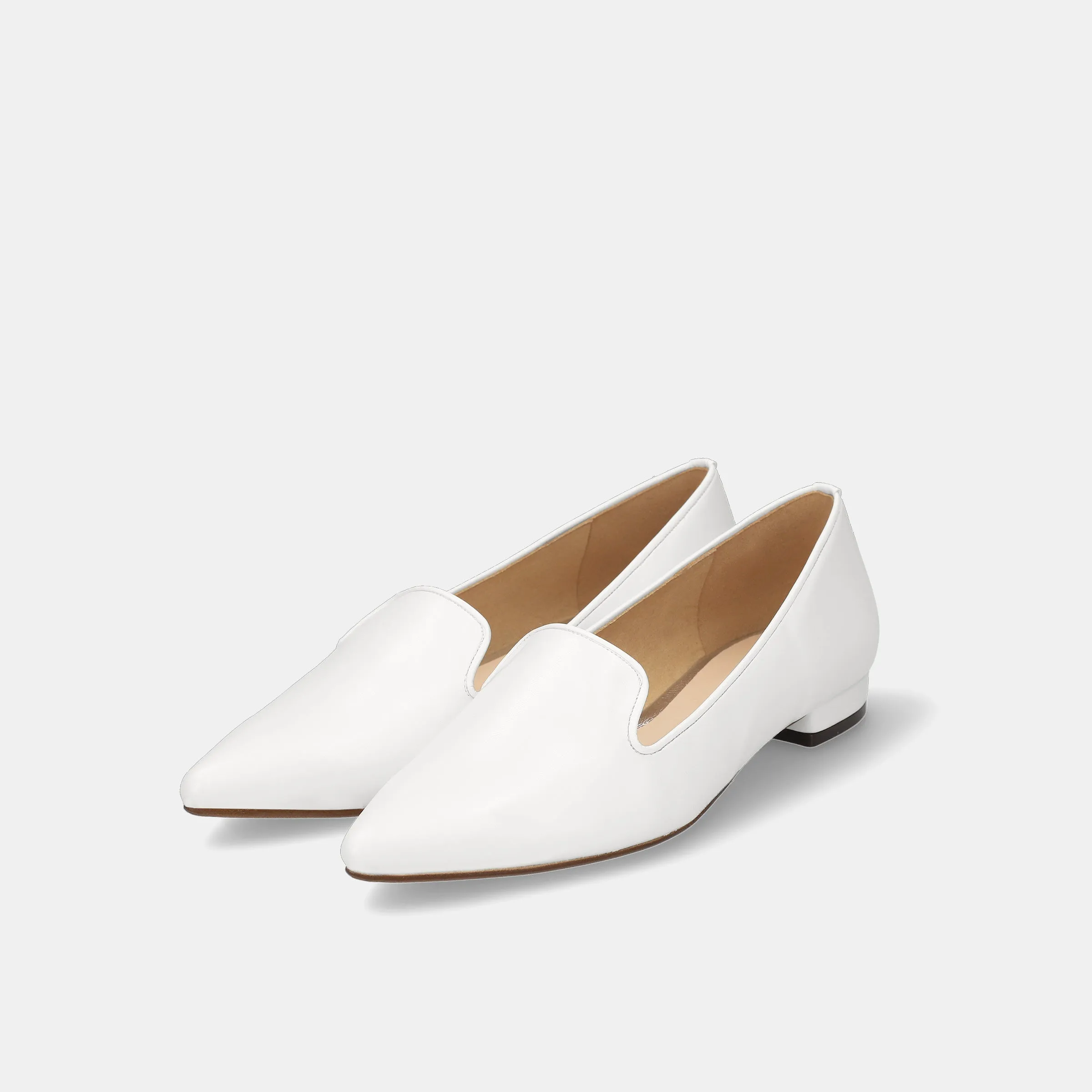 15% OFF: SSBI: Opera Design Flat Shoes (4772) White