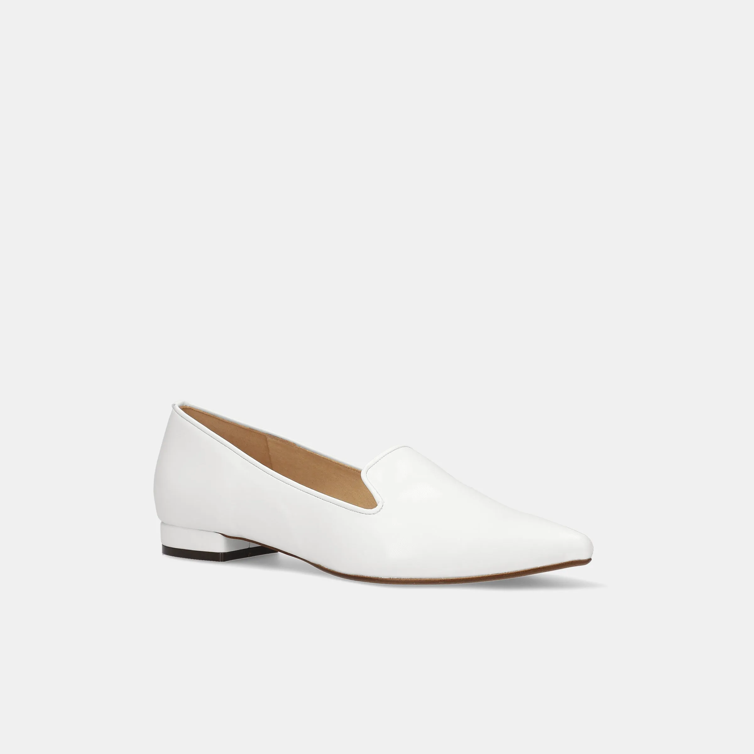 15% OFF: SSBI: Opera Design Flat Shoes (4772) White