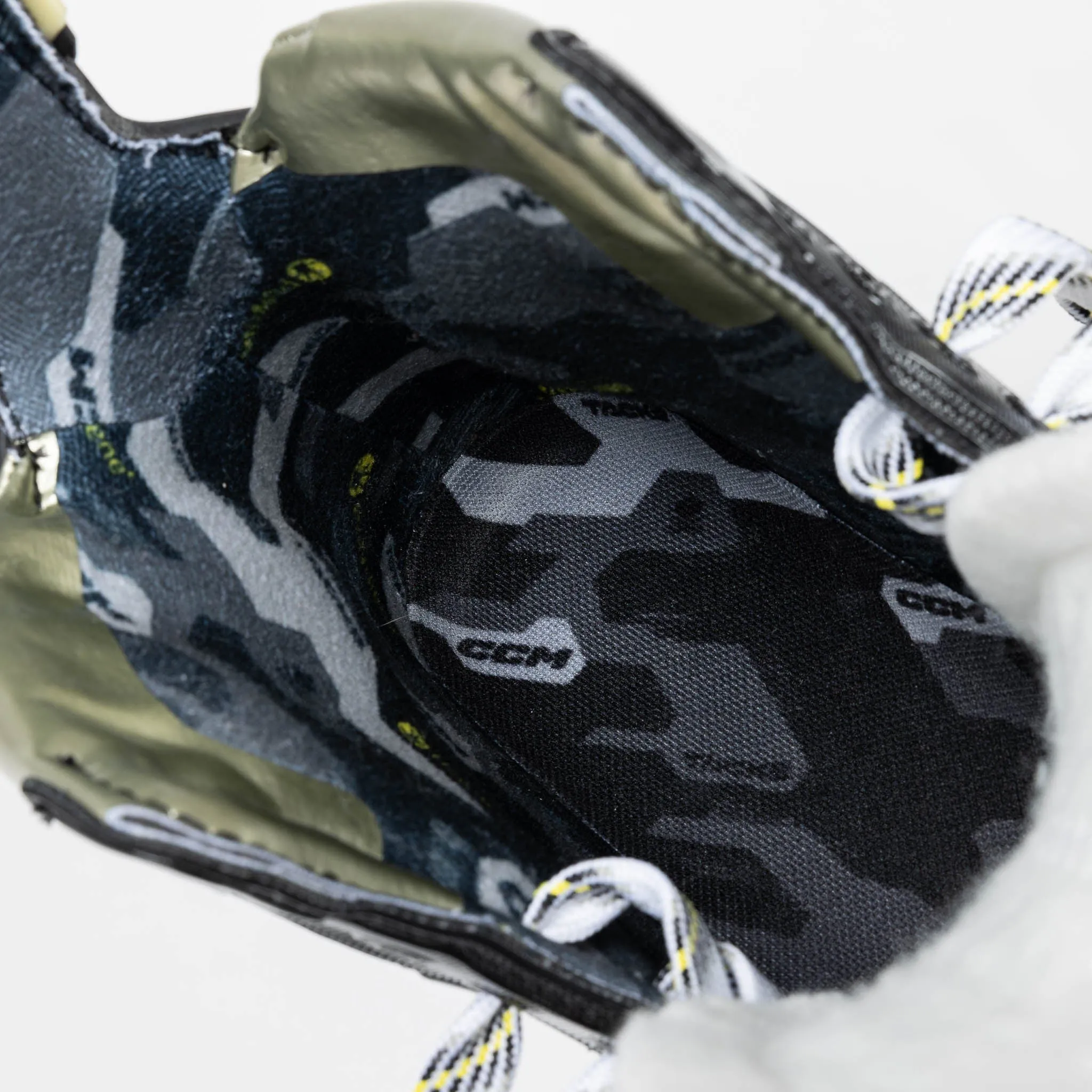CCM Tacks AS-V Intermediate Hockey Skates