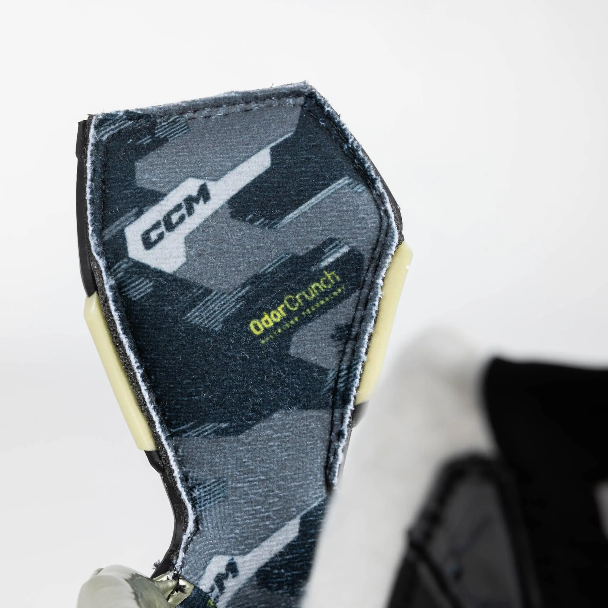 CCM Tacks AS-V Intermediate Hockey Skates