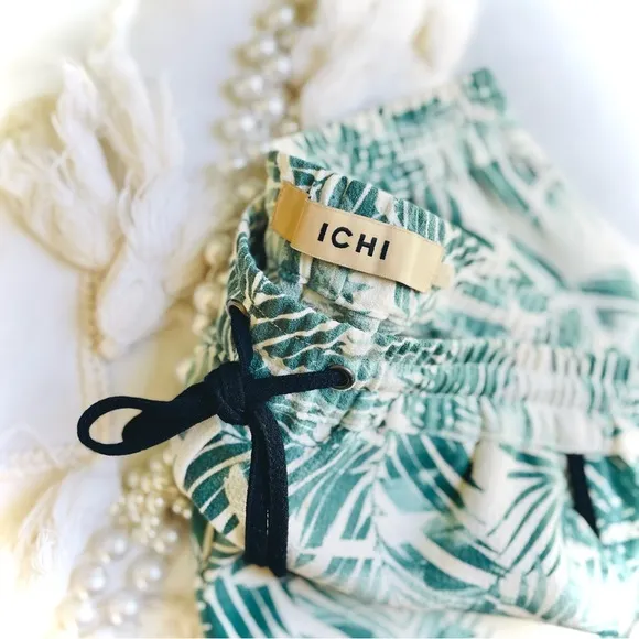 ICHI | S/M | Palm Fronds Black Piping Tropical Drawstring Light Mini Shorts