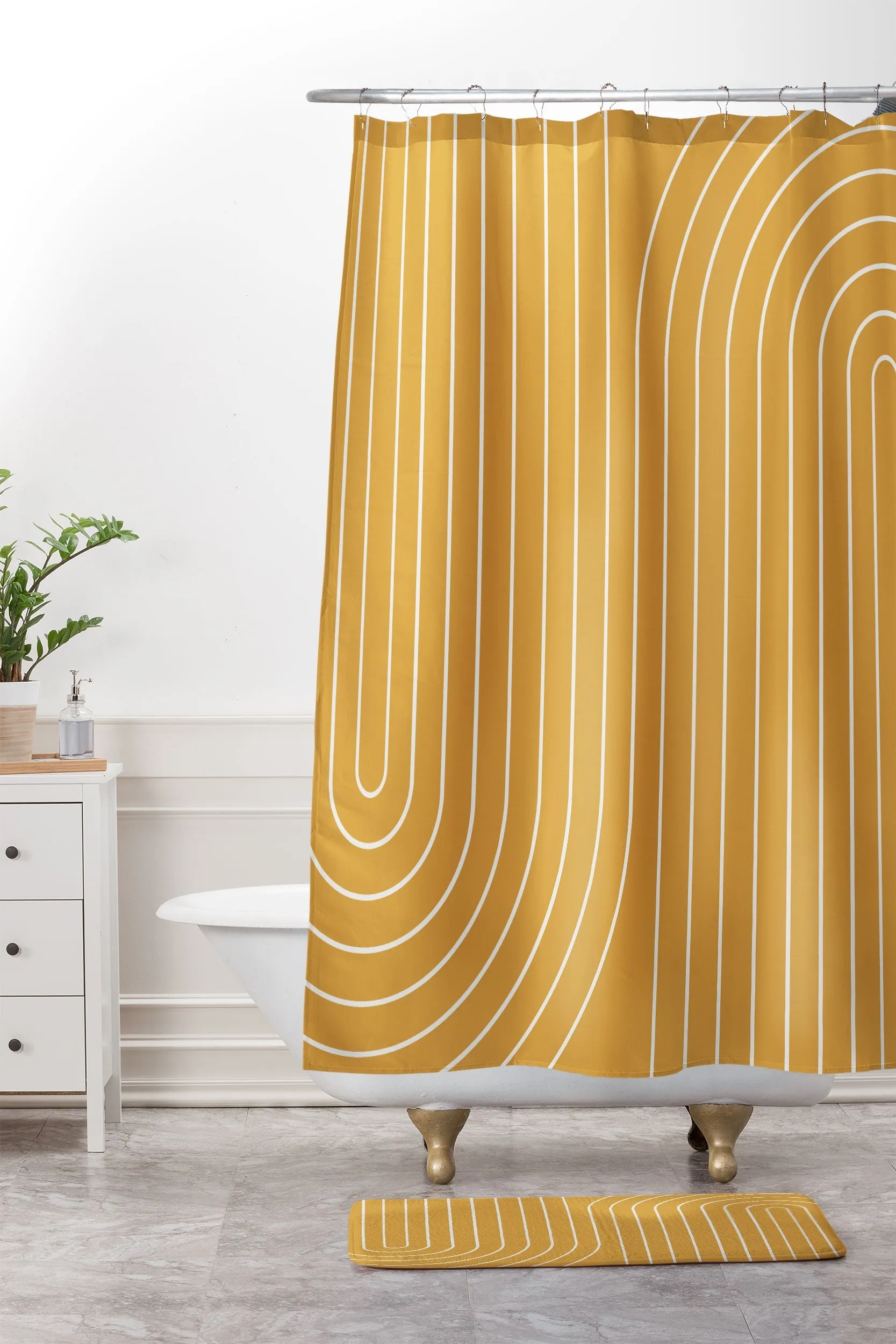 MINIMAL LINE CURVATURE GOLD MEMORY FOAM BATH MAT
