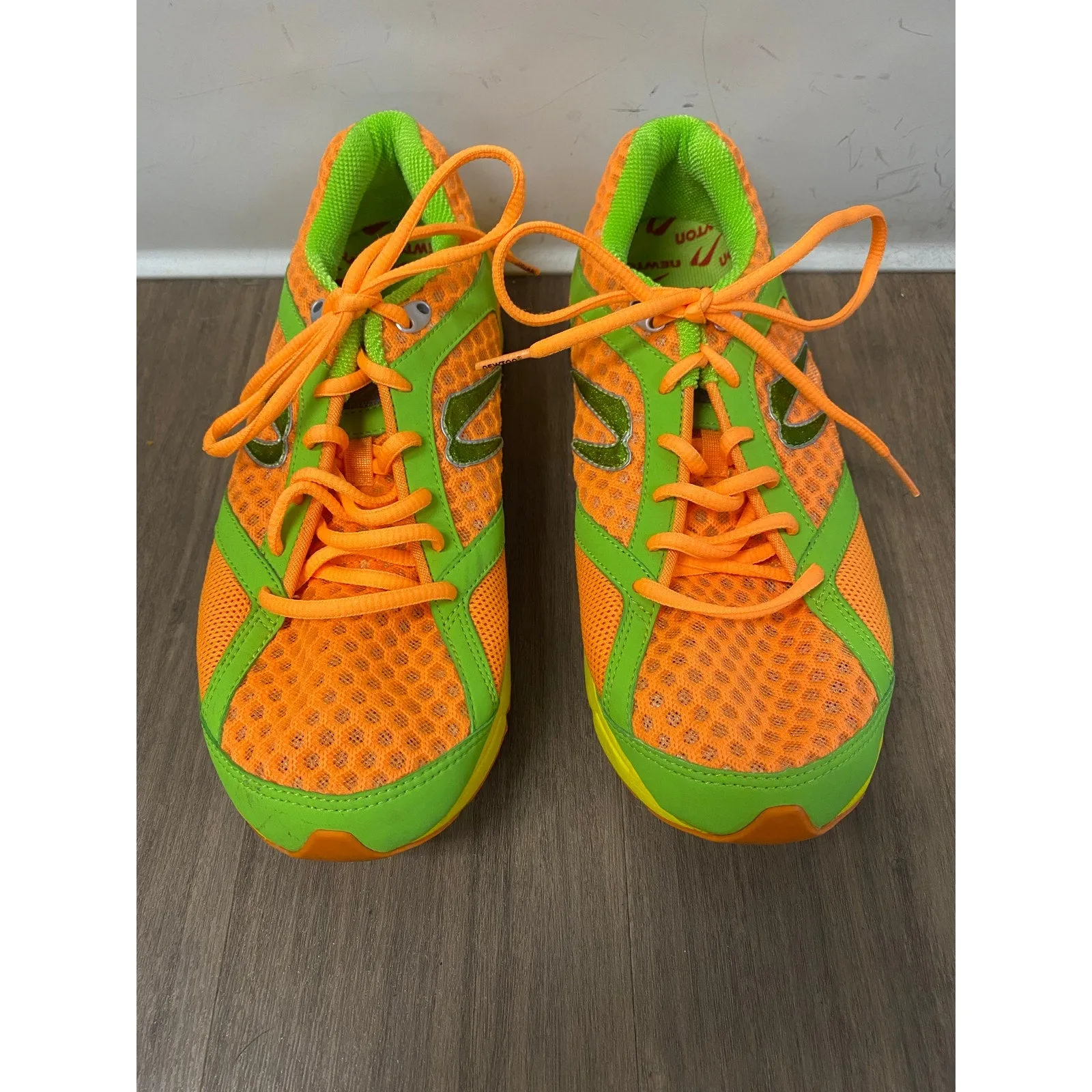 Newton Motion Tennis Shoes Sz 9.5 Excellent condition.