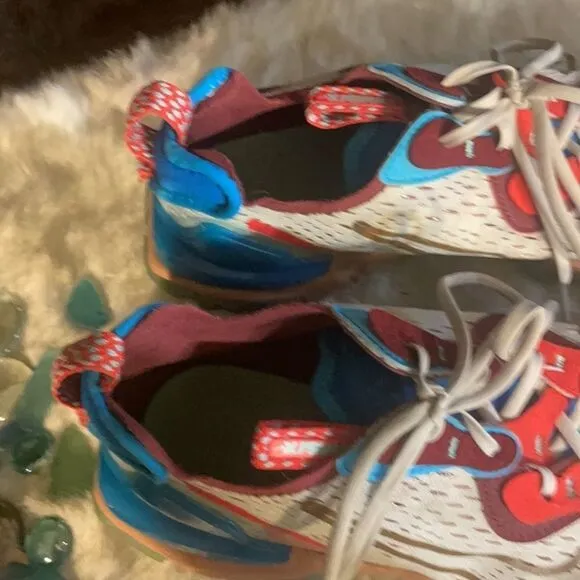 Nike shoes 6.5 (3200)