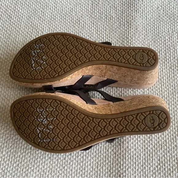 NWT UGG Amalie Cork Wedge Thong Brown Leather Sandal Cushioned Footbed Size 7M