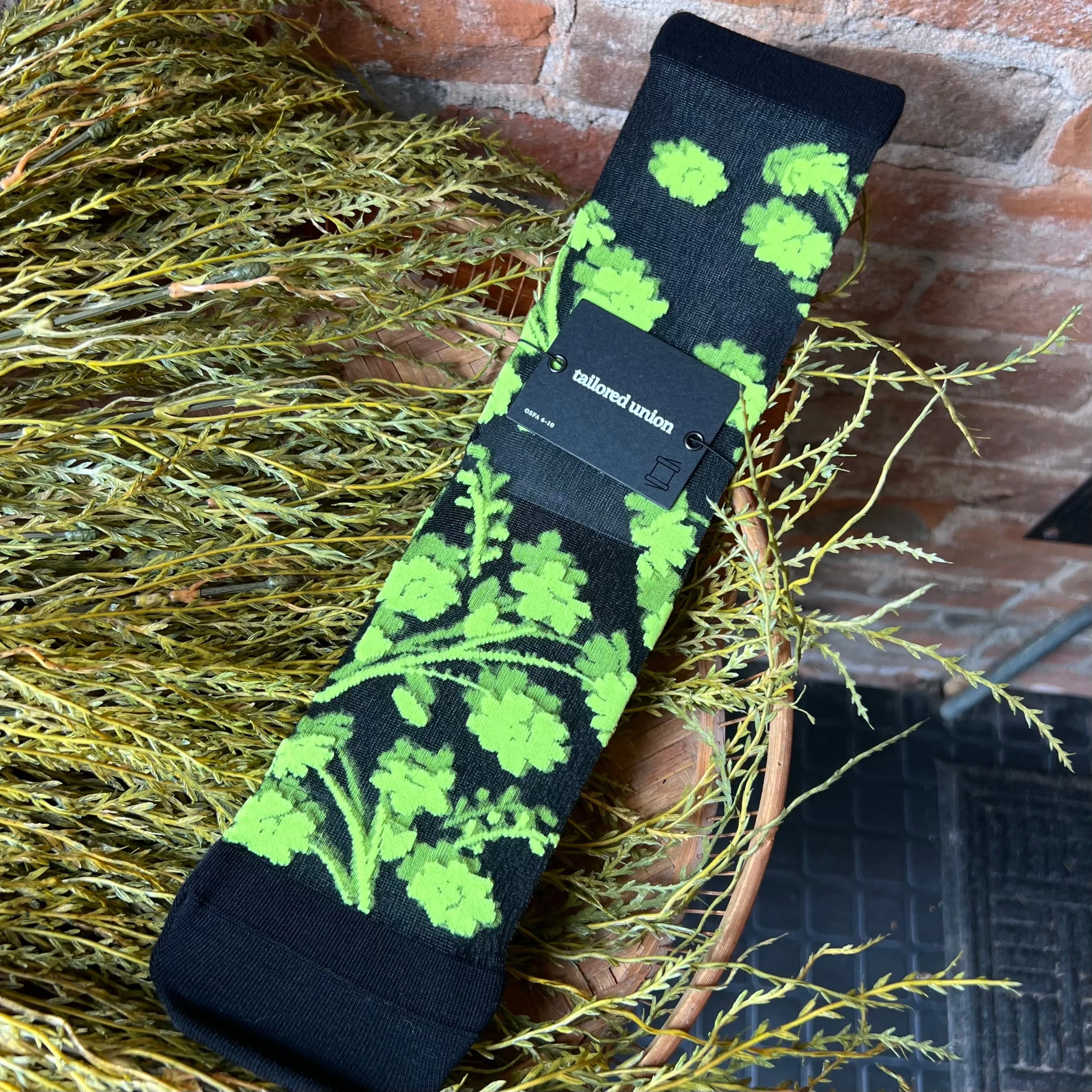 Petal Sheer Ankle Socks