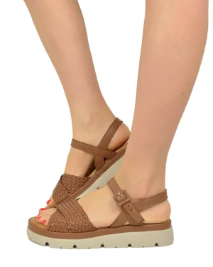 Sandali Intrecciati in Vera Pelle color Cuoio e Suola in Memory Foam